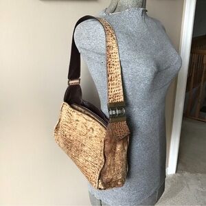 MARCO BUGGiANI Tan Leather Shoulder Purse